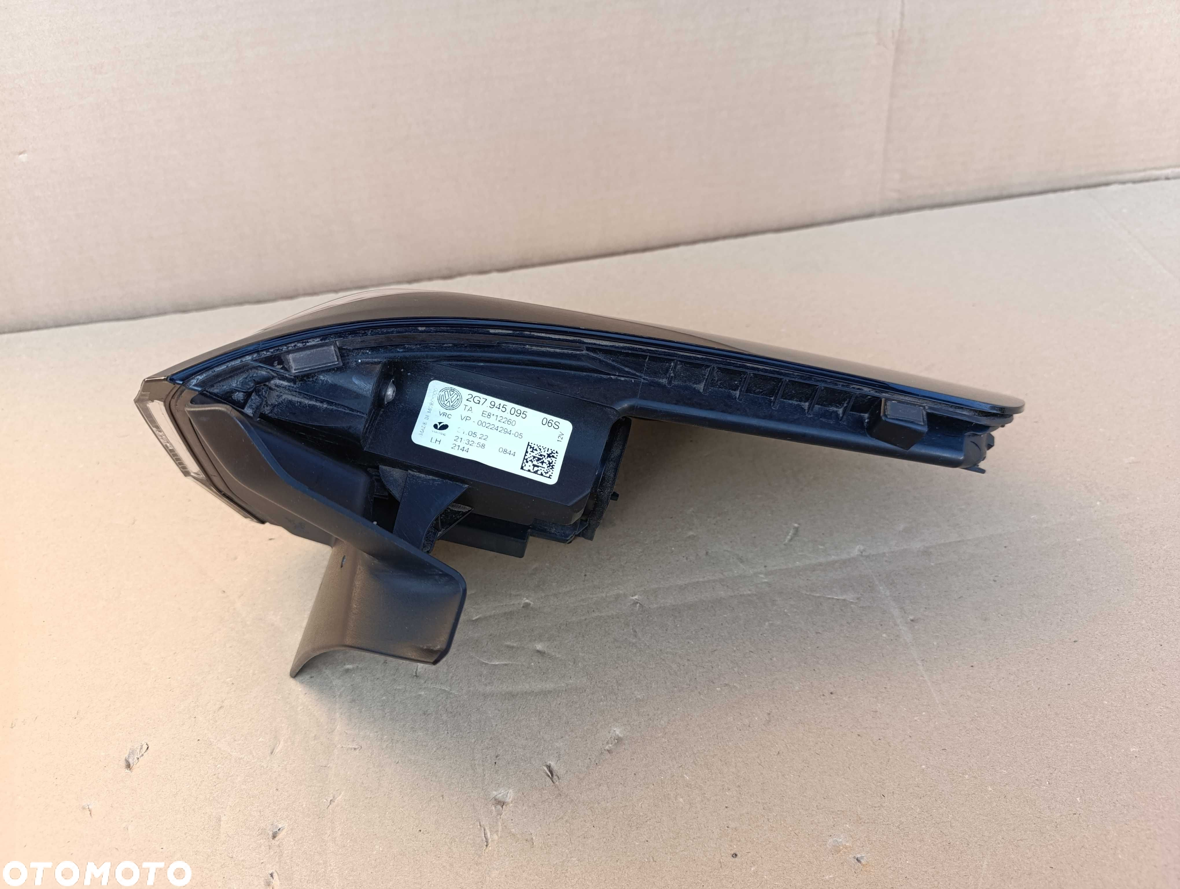 VW TAIGO 22- lampa lewa tył tylna oryginał idealna LED 2G7.945.095 - 6