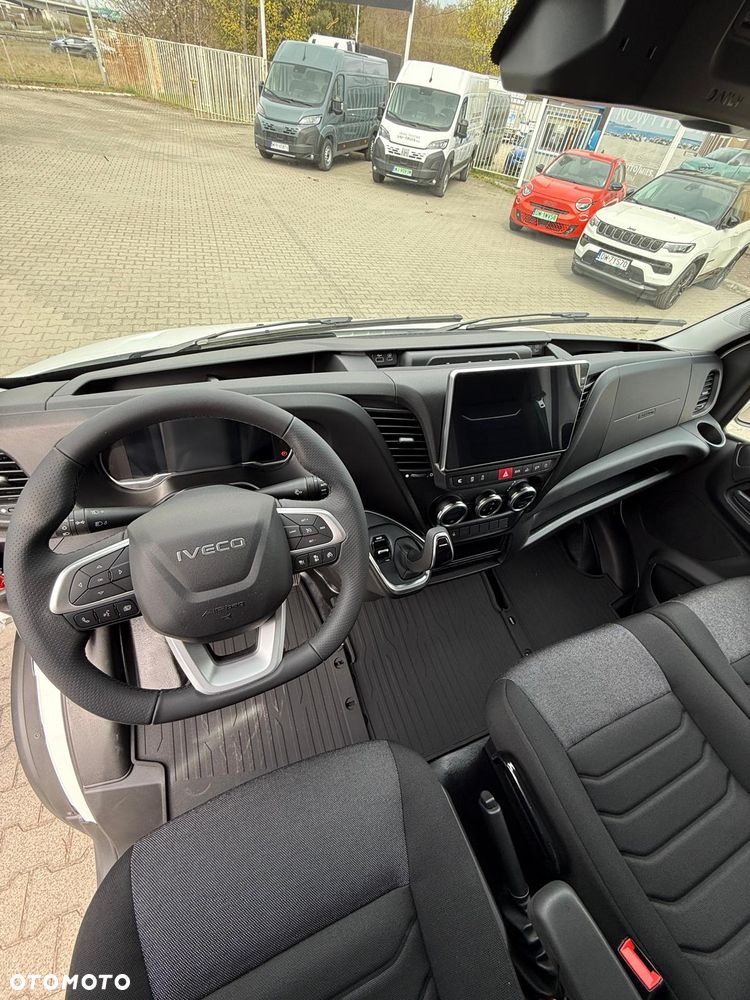 Iveco WYPRZEDAŻ ROKU ! GOTOWIEC OD RĘKI - BOGATE WYPOSAŻENIE DLA KIEROWCY - 23