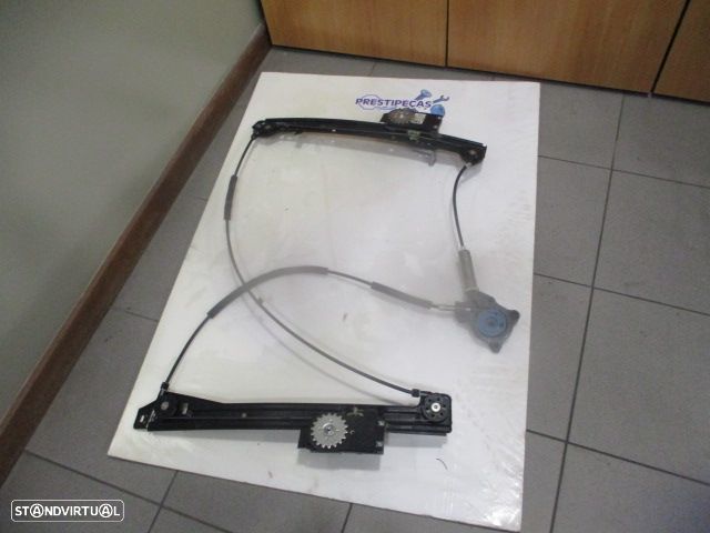Elevador Sem Motor 8820012E00 MINI R56 FASE 1 2010 1.6D 90CV 3P CINZA AZULADO FD - 2