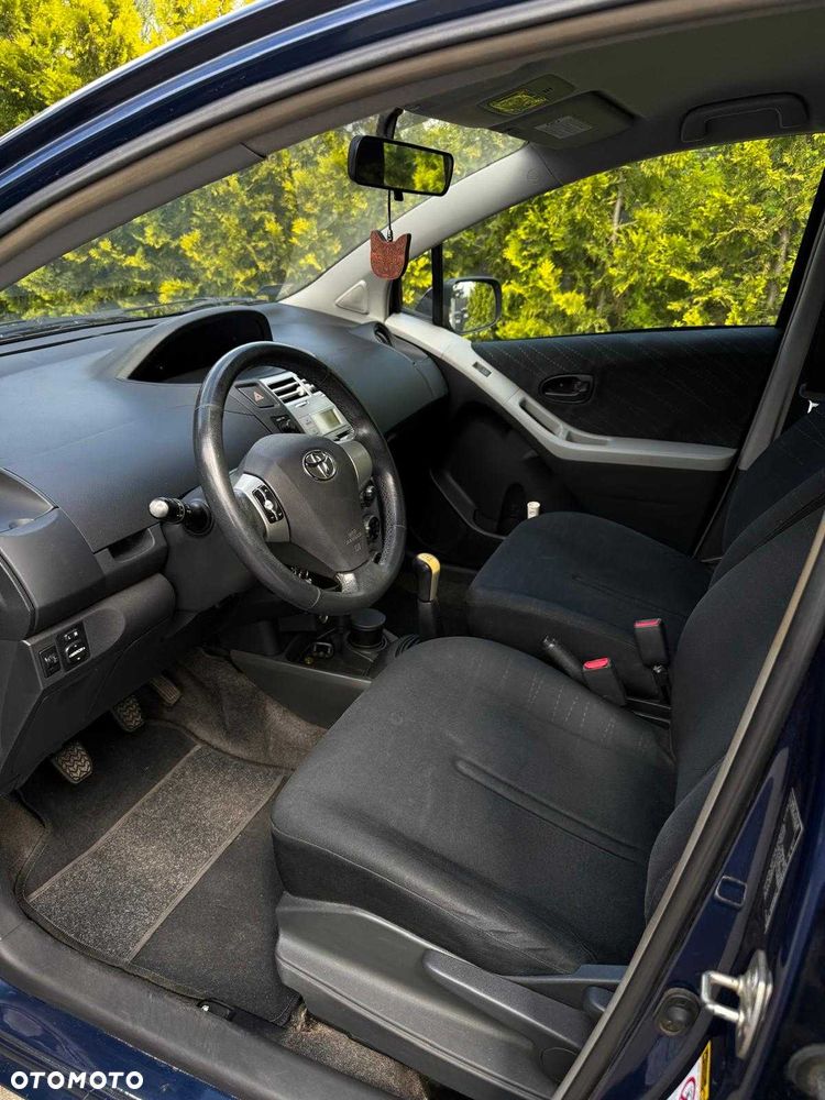 Toyota Yaris - 8
