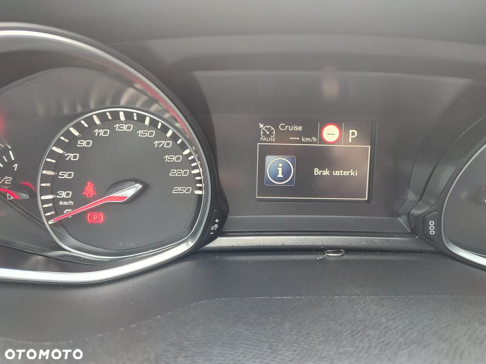 Peugeot 308 1.2 PureTech GPF Allure Pack S&S EAT8 - 12