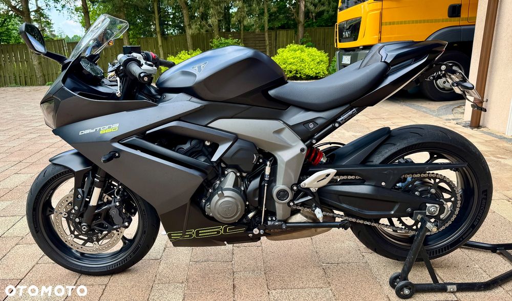Triumph Daytona - 13