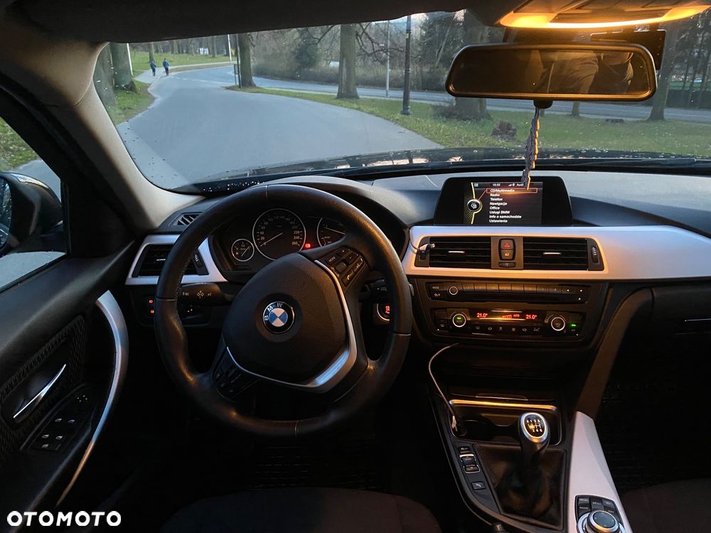 BMW Seria 3 318d Blue Performance Modern Line - 8