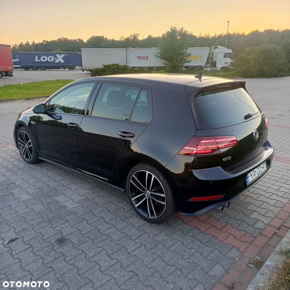 Volkswagen Golf - 26