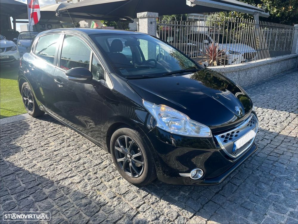 Peugeot 208 - 2