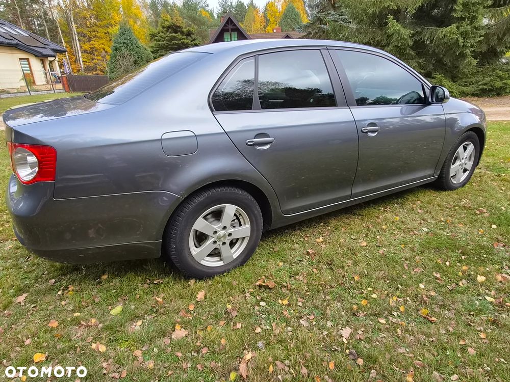 Volkswagen Jetta 2.5 - 9