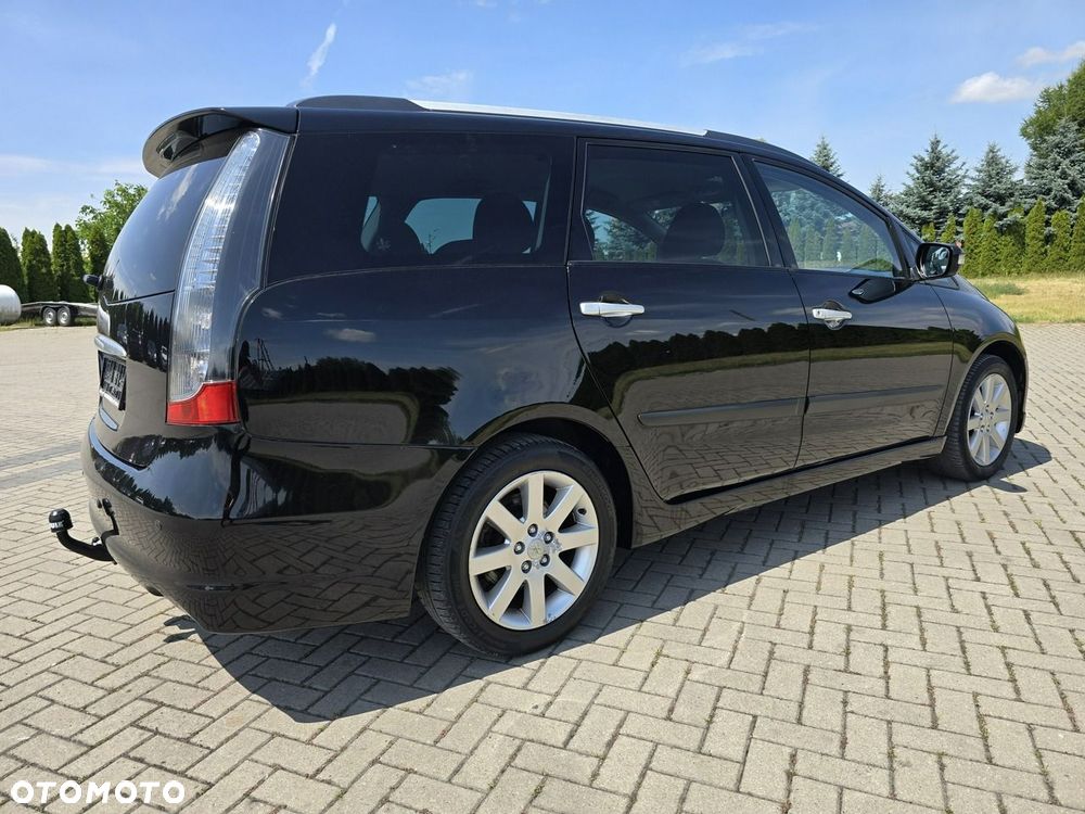 Mitsubishi Grandis - 9