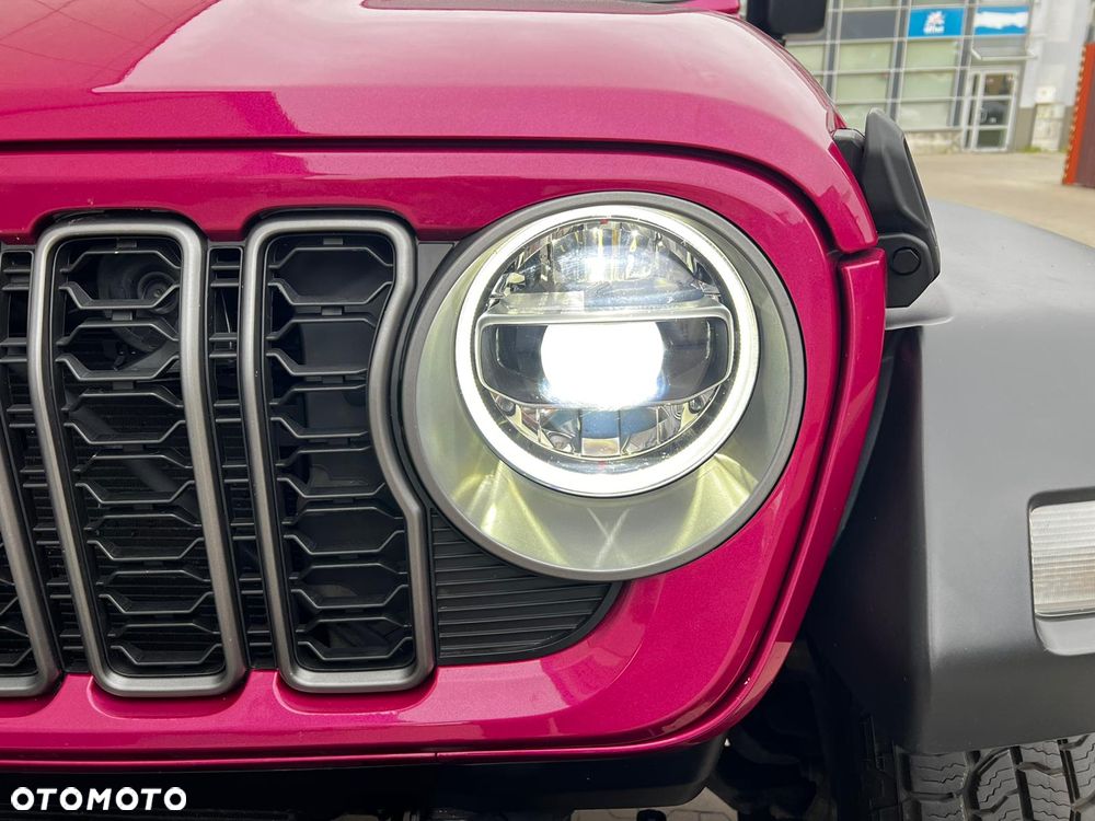 Jeep Wrangler - 28
