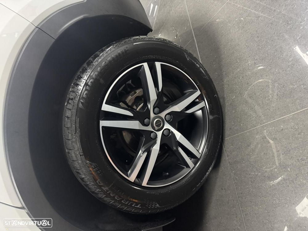 Volvo XC 40 1.5 T2 Momentum Plus - 36