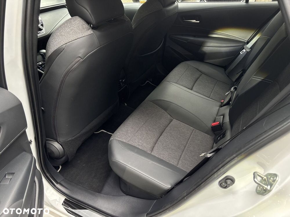 Toyota Corolla 1.8 Hybrid Style - 12