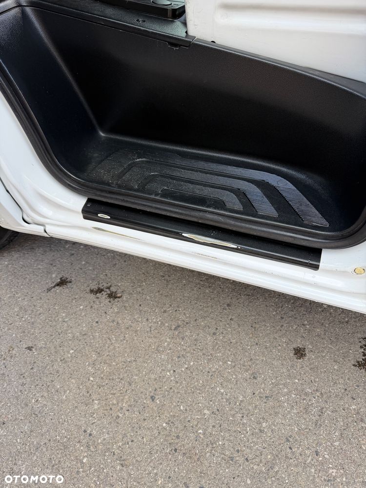 Mercedes-Benz Sprinter - 29