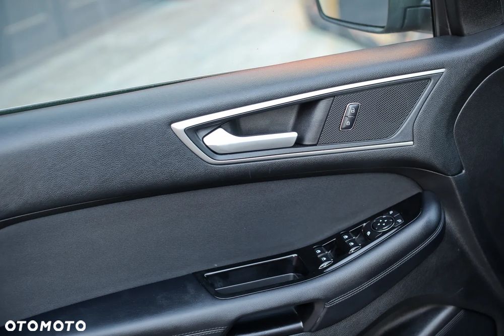 Ford Edge - 10