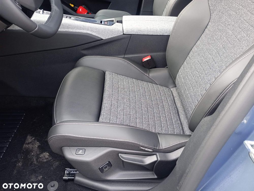 Peugeot 5008 1.2 PureTech mHEV Allure S&S e-DCS6 - 12