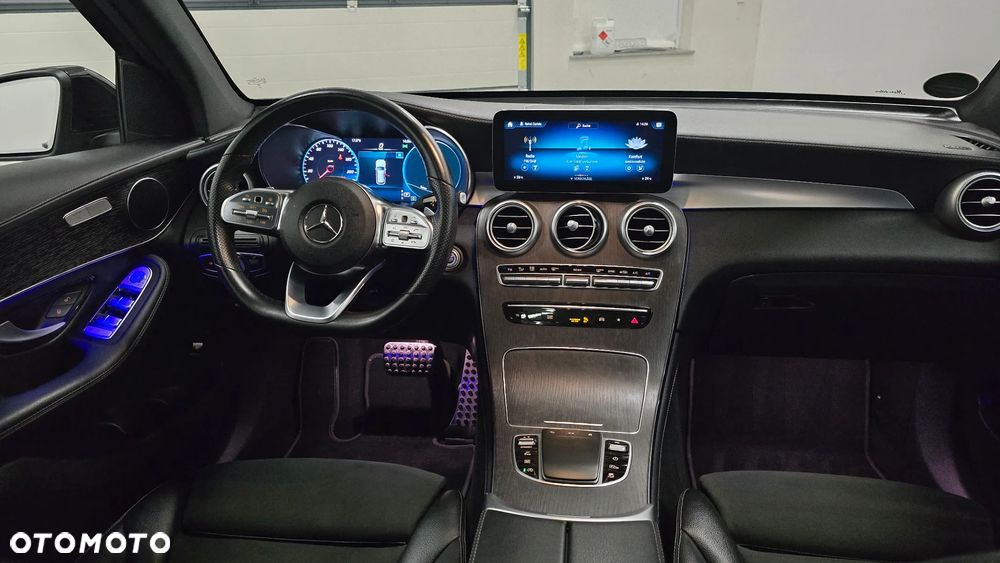 Mercedes-Benz GLC 220 d 4Matic 9G-TRONIC AMG Line Plus - 23