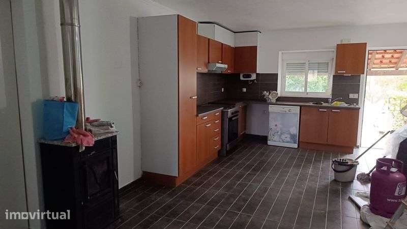 Moradia  T3 com quintal - Grande imagem: 4/10