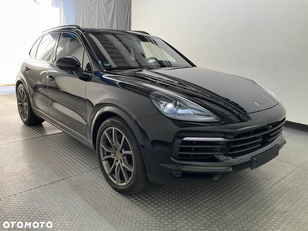 Porsche Cayenne Platinum Edition - 2