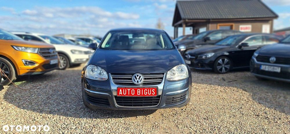 Volkswagen Jetta - 2