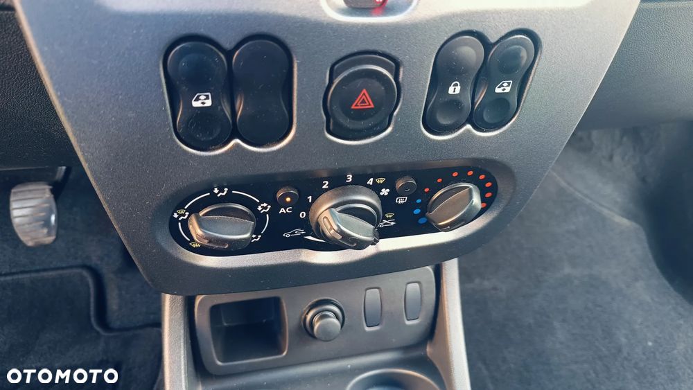 Dacia Duster 1.6 16V 4x2 - 26