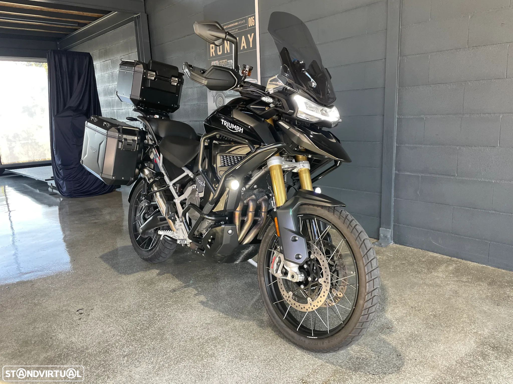 Triumph Tiger RALLY EXPLORER - 1