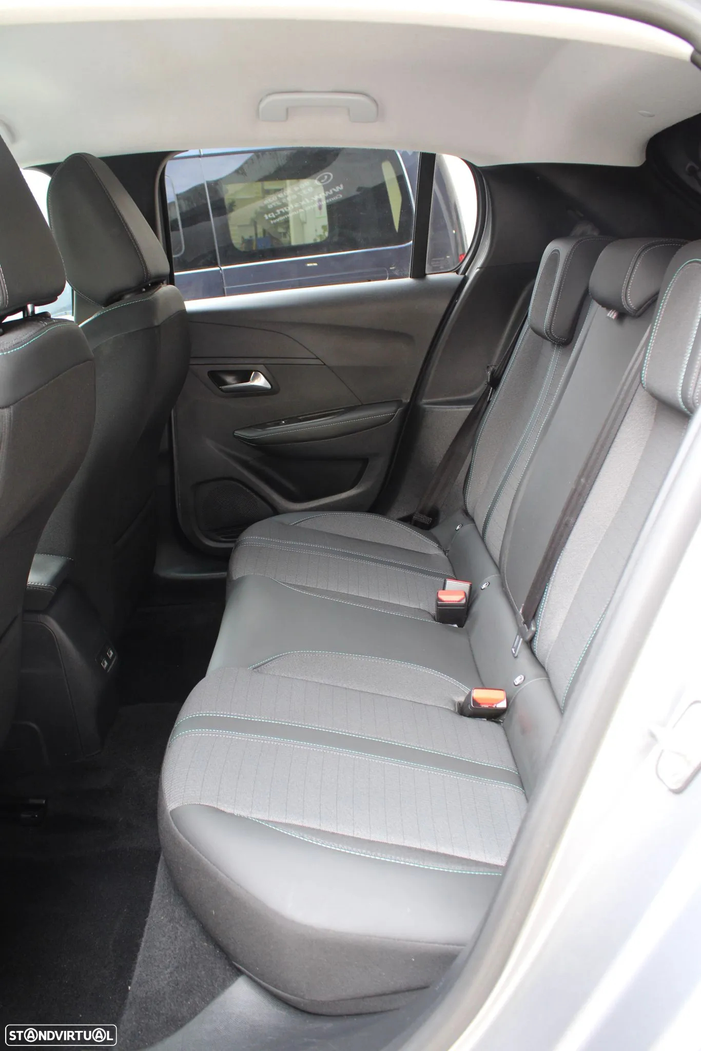 Peugeot e-208 50 kWh Allure Pack - 37