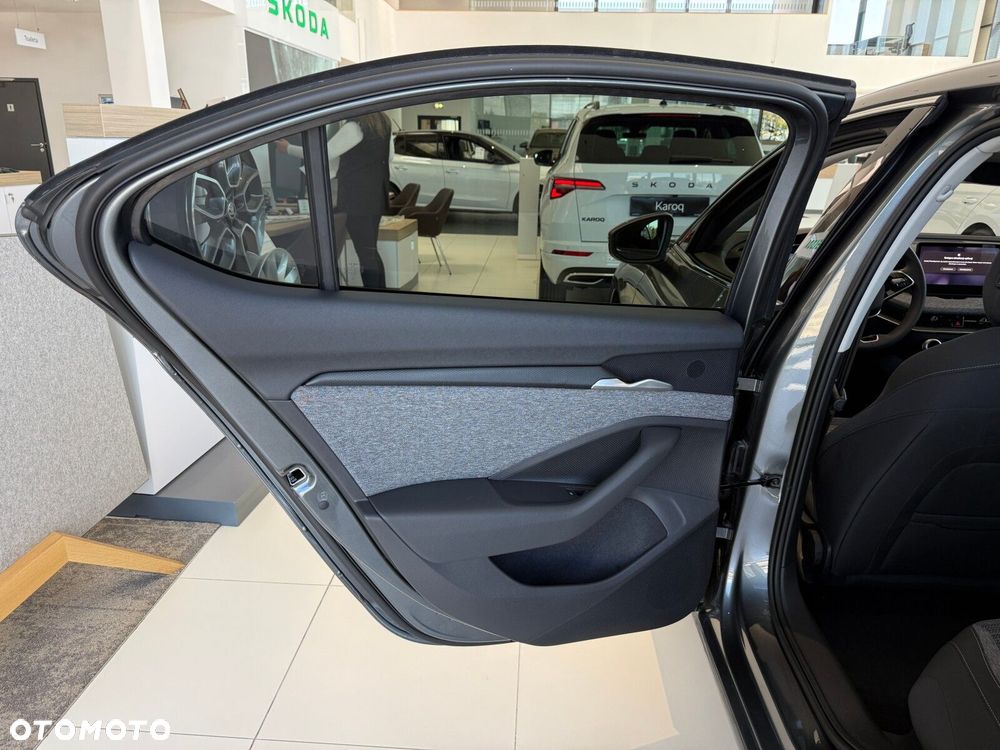 Skoda Superb 2.0 TDI SCR 4x4 Drive DSG - 17