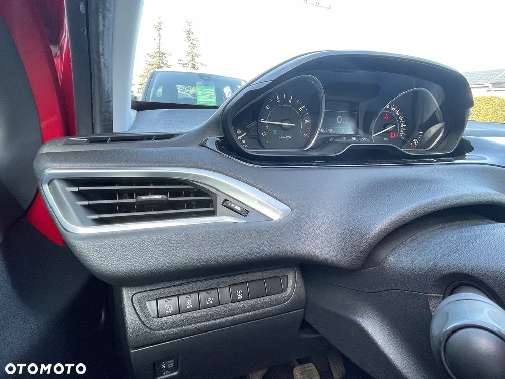 Peugeot 208 PureTech 110 Stop & Start Allure - 22