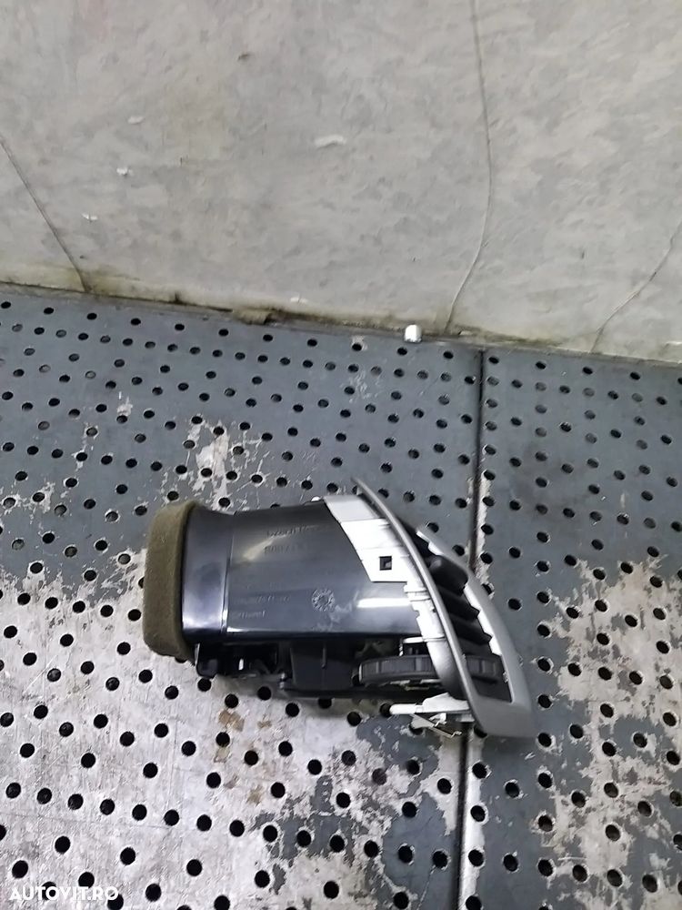 Grila ventilatie bord dreapta skoda roomster 5j0819702 - 2