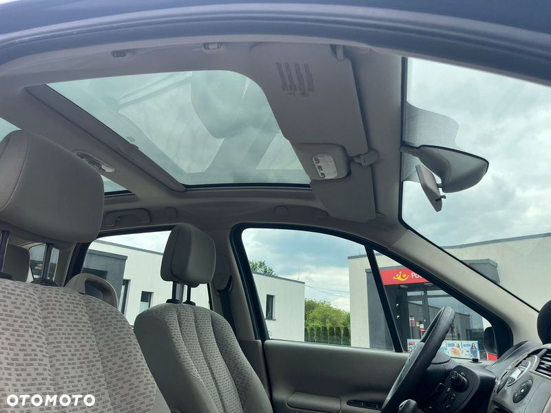 Renault Scenic 1.6 16V Confort Privilege - 8