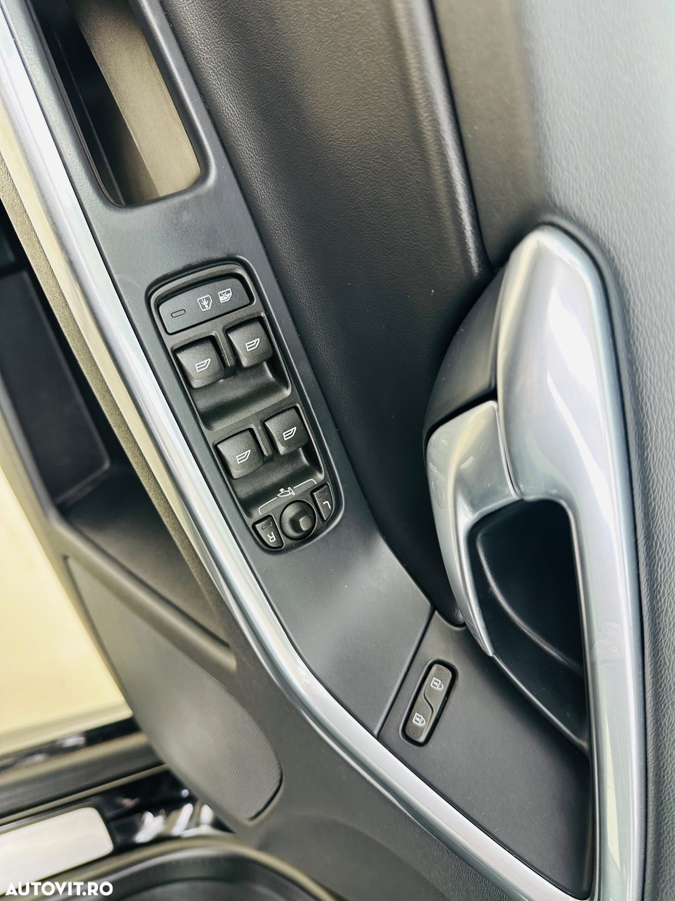 Volvo XC 60 - 25