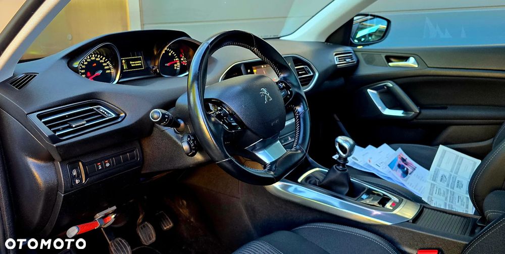 Peugeot 308 BlueHDi 130 Stop & Start Allure Pack - 22