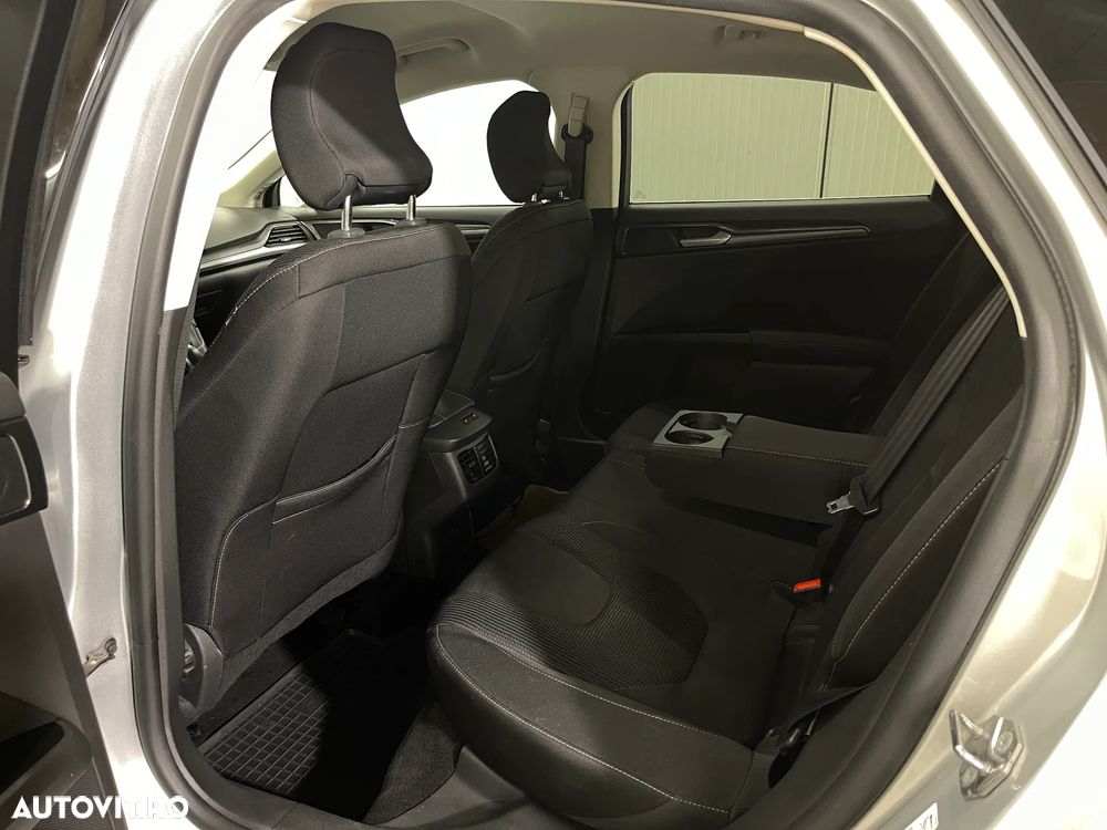 Ford Mondeo 2.0 HEV Titanium - 12