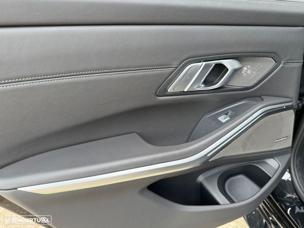 BMW M3 Competition xDrive - 35