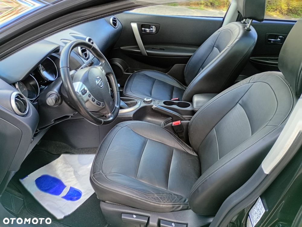 Nissan Qashqai 2.0 dCi 4 x 4 DPF tekna - 27