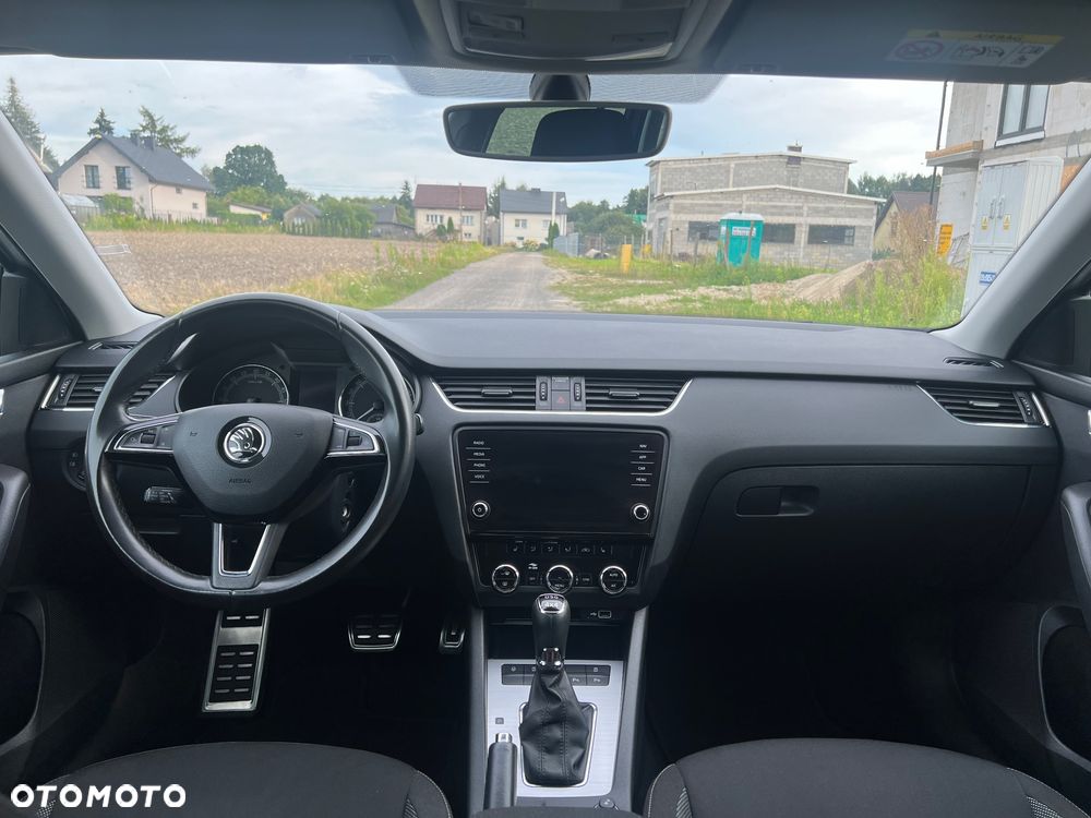 Skoda Octavia 2.0 TDI SCR 4x4 Style DSG - 14