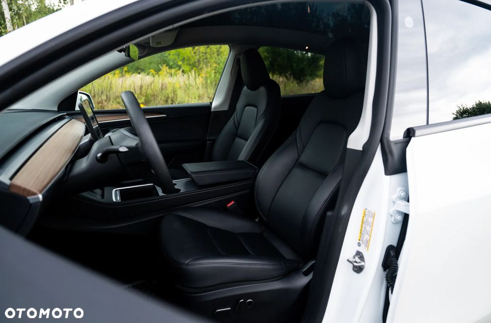 Tesla Y Model RWD - 20