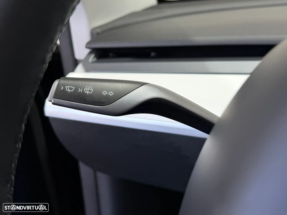 Tesla Model Y Performance Dual Motor AWD - 22