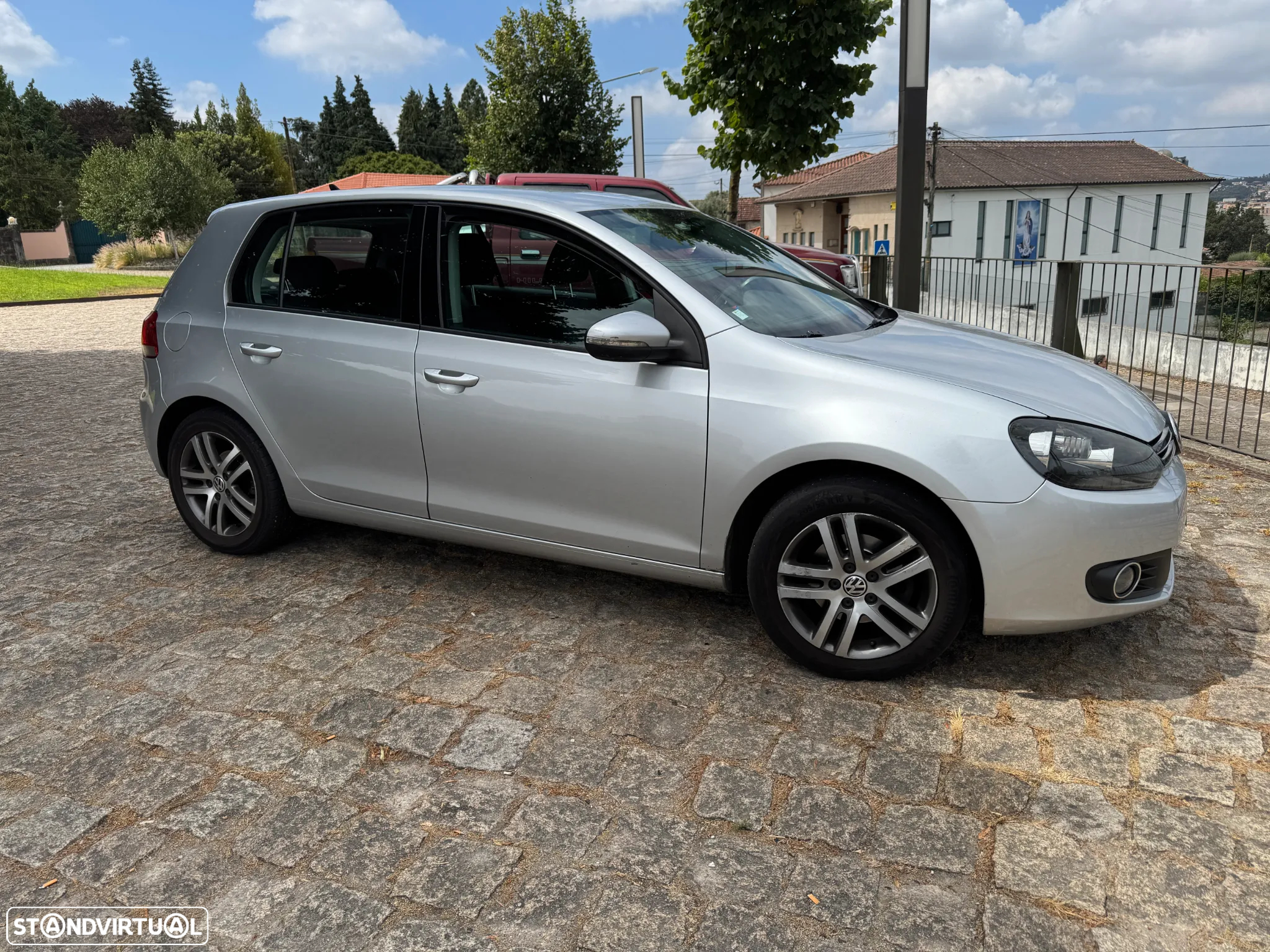 VW Golf 1.6 TDi Trendline BlueMotion - 2