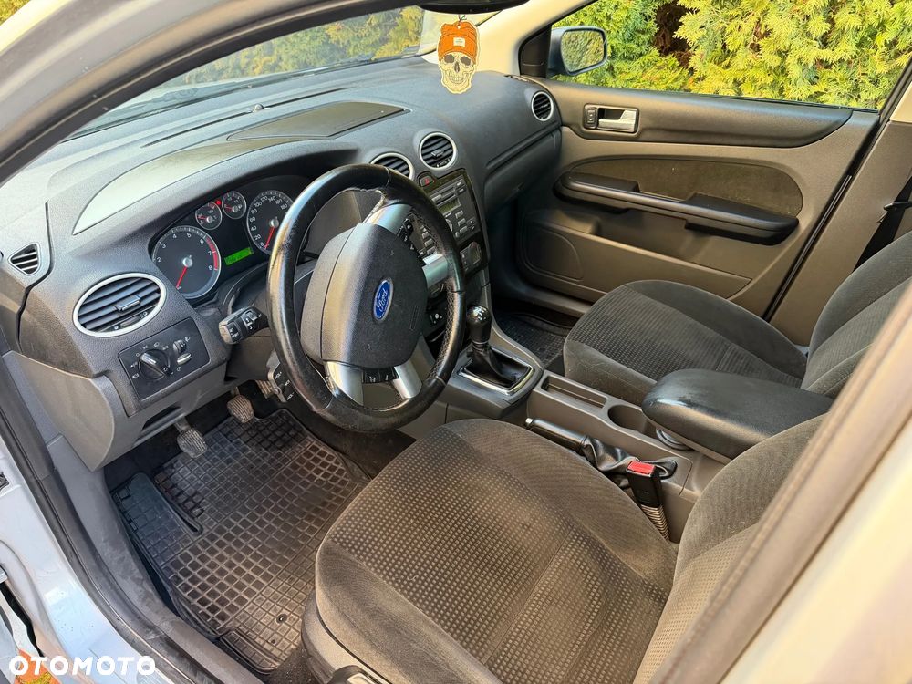 Ford Focus 1.8 Ghia - 4