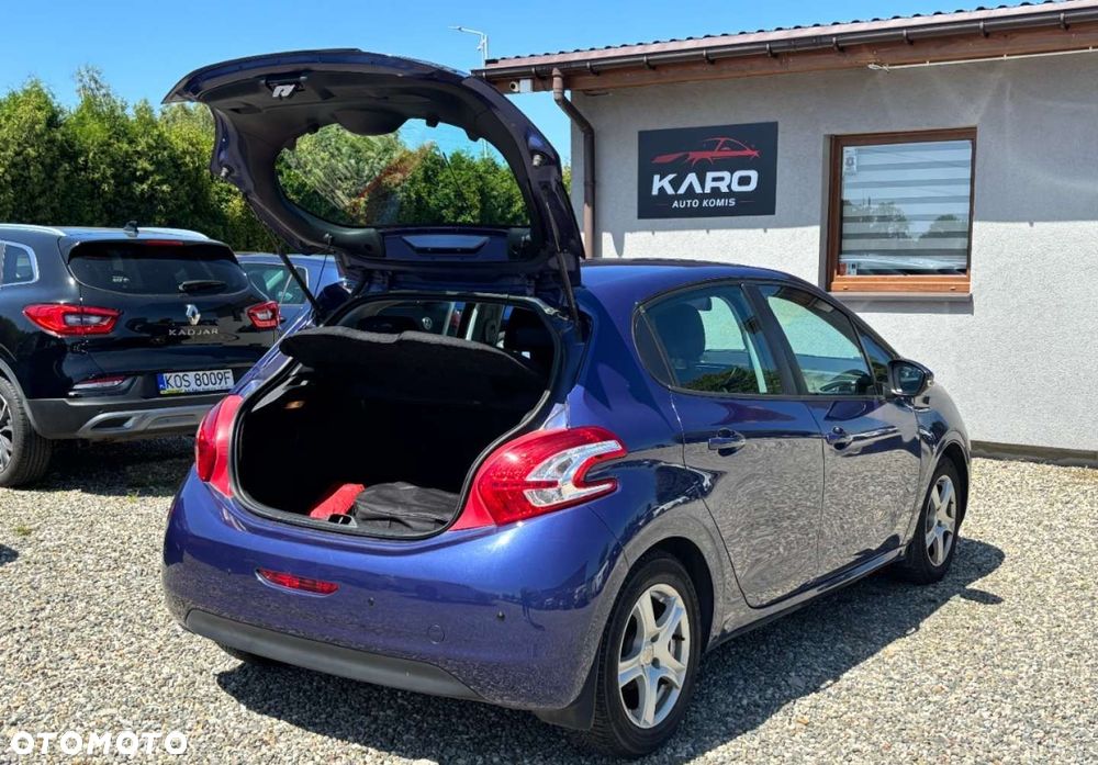 Peugeot 208 - 17
