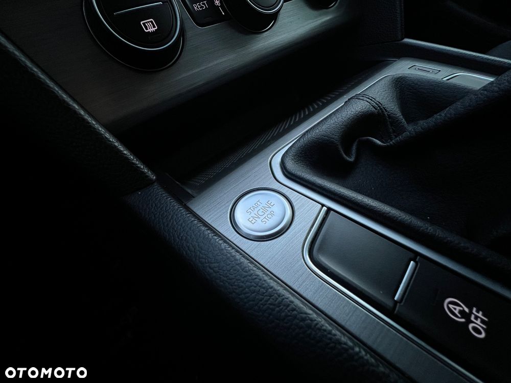 Volkswagen Passat 1.5 TSI EVO Essence - 21