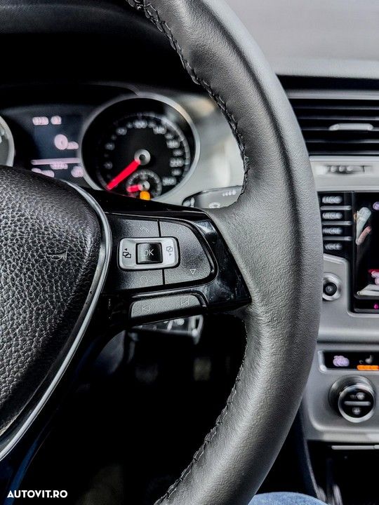 Volkswagen Golf 1.6 TDI BlueMotion Technology Comfortline - 16