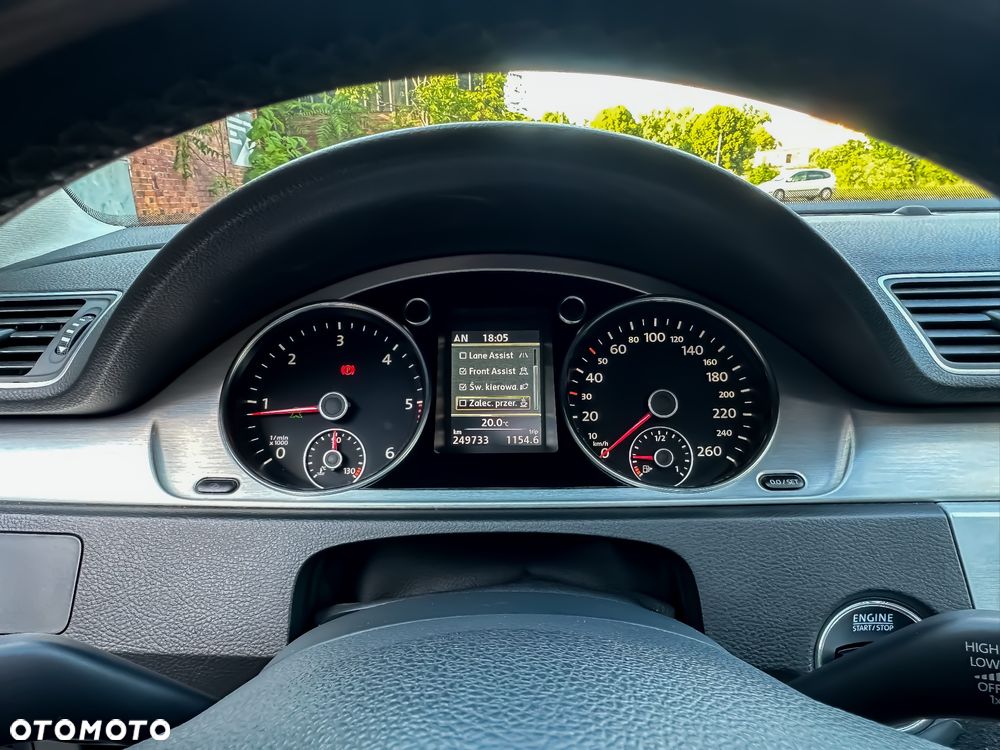 Volkswagen Passat 2.0 TDI Highline - 30