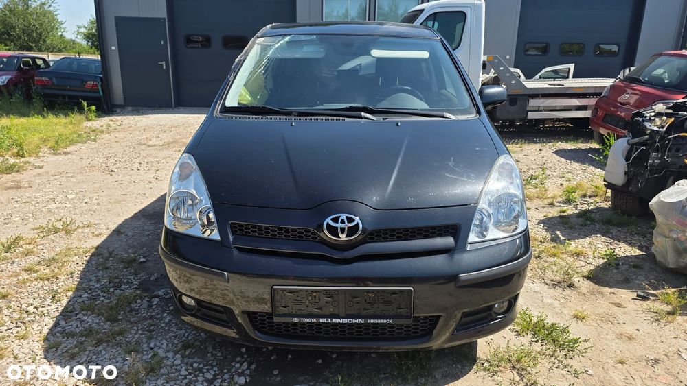 Toyota Corolla Verso 2.2 D-CAT Sol - 31