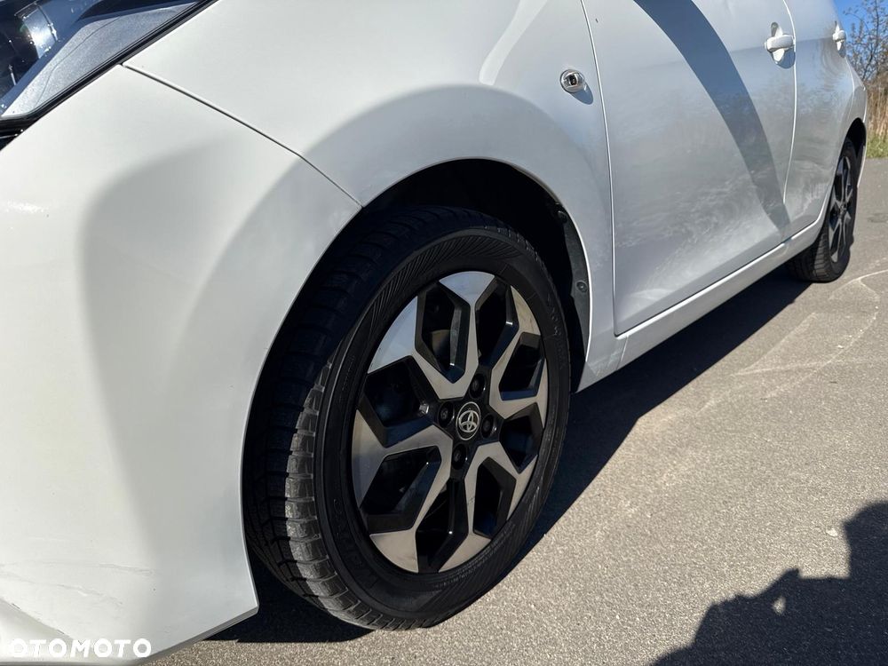 Toyota Aygo x-play connect - 5