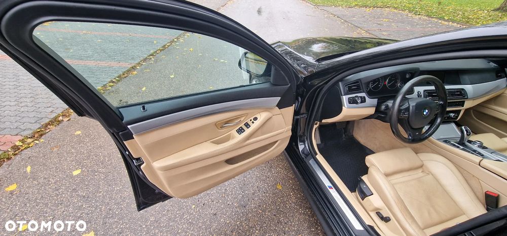 BMW Seria 5 525d xDrive Modern Line - 26