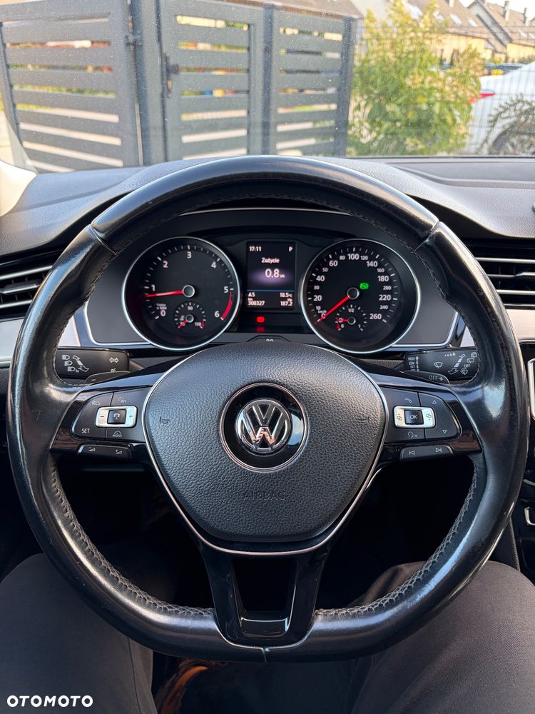 Volkswagen Passat - 7