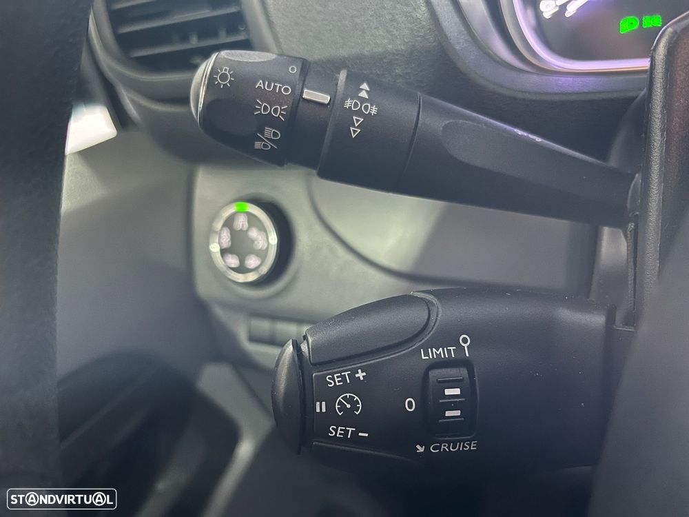Peugeot Expert 2.0 BlueHDi L2H1 Semi-Vidrado - 21