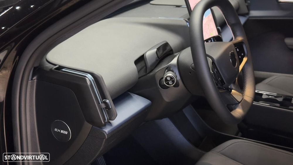 Volvo EX30 Single Motor Extended Range RWD Core - 43