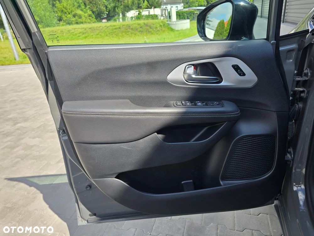 Chrysler Pacifica - 30