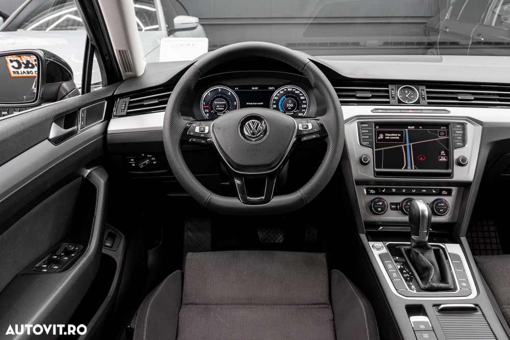 Volkswagen Passat 2.0 TDI DSG Comfortline - 11